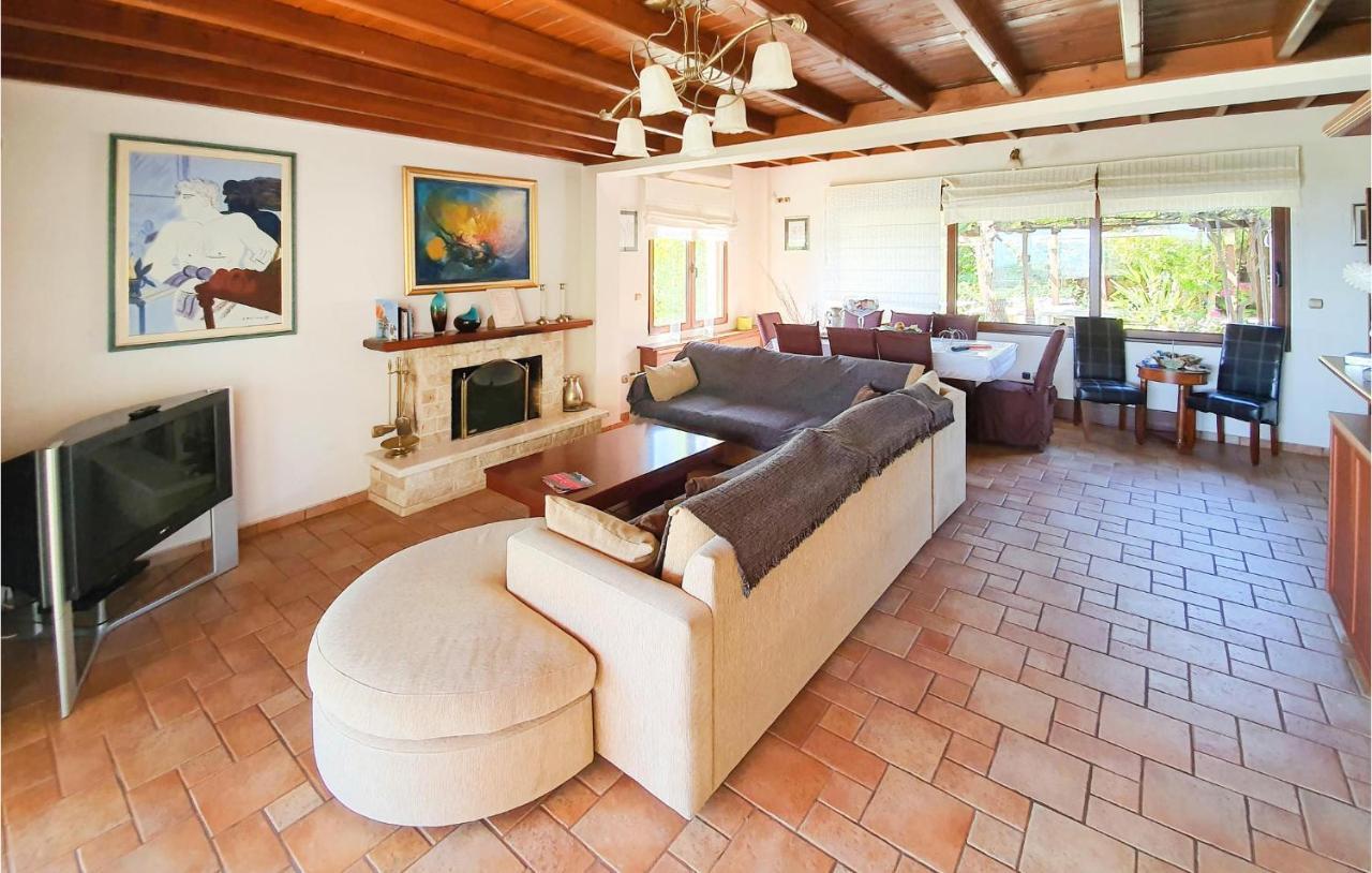 Lovely Home In Kiato With Wifi Exterior photo