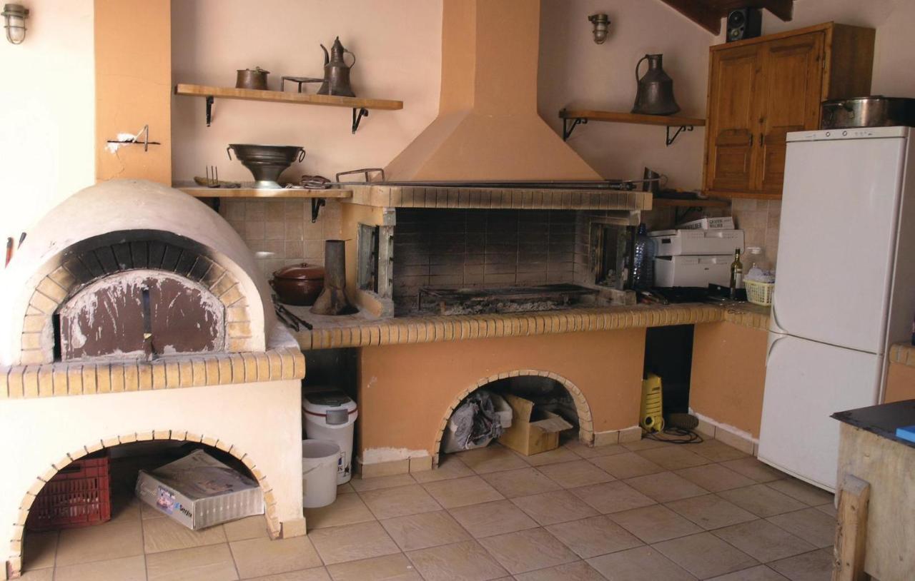 Lovely Home In Kiato With Wifi Exterior photo